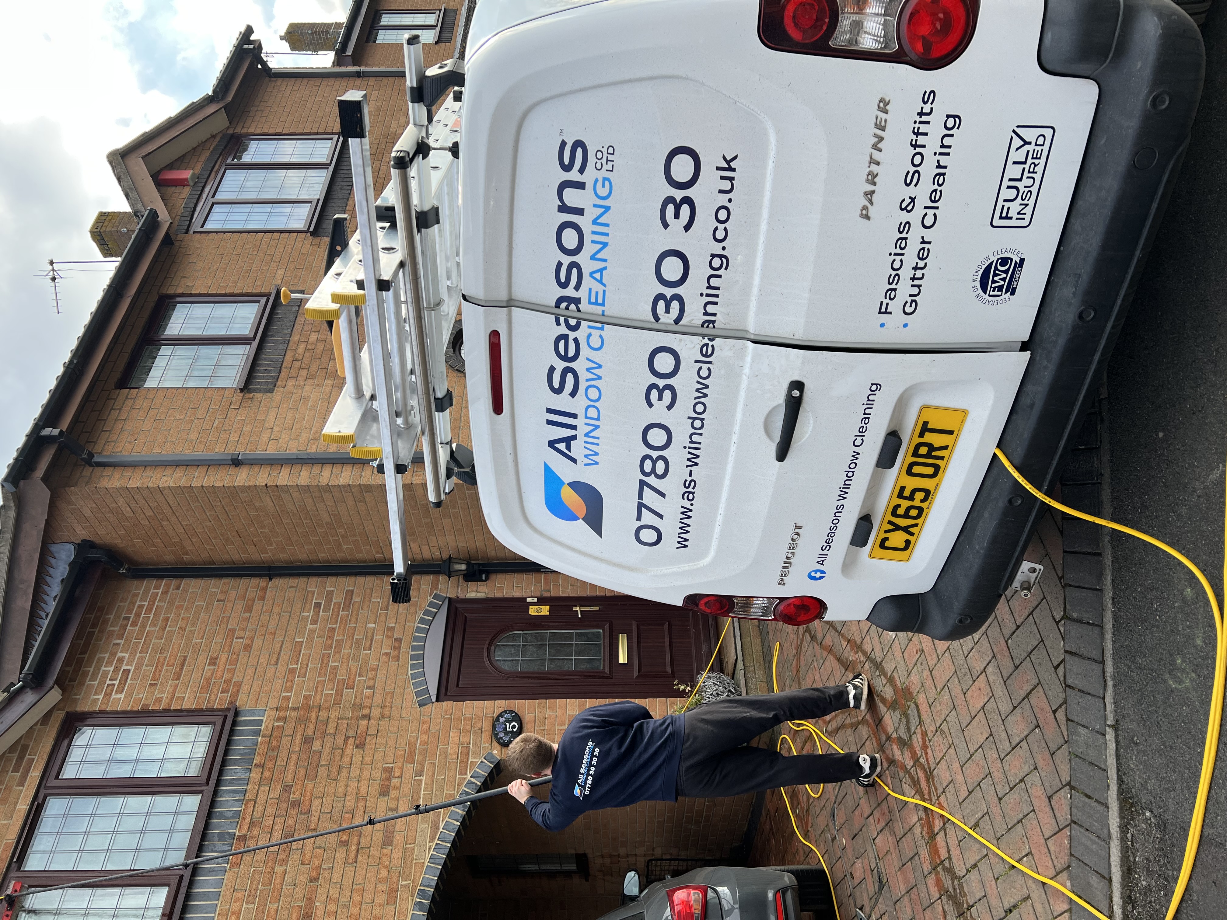 window cleaning photo